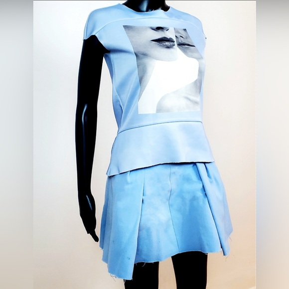 ZARA Abstract Light Blue Portrait Graphic T-Shirt and Skirt Dress Set - Picture 2 of 8